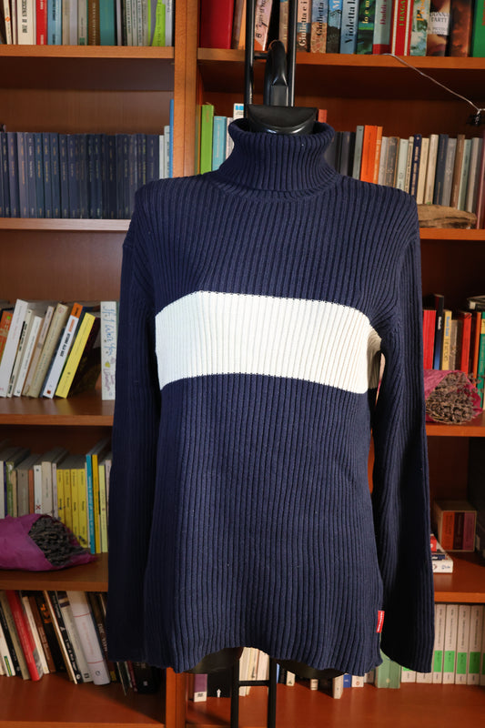 Bicolor sweater