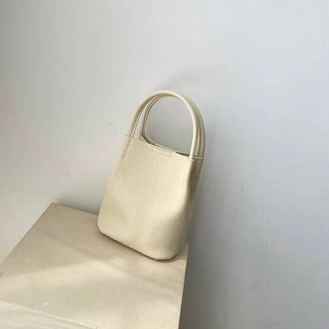 Vegan Bucket Hand Bag Crossbody Bag: Red