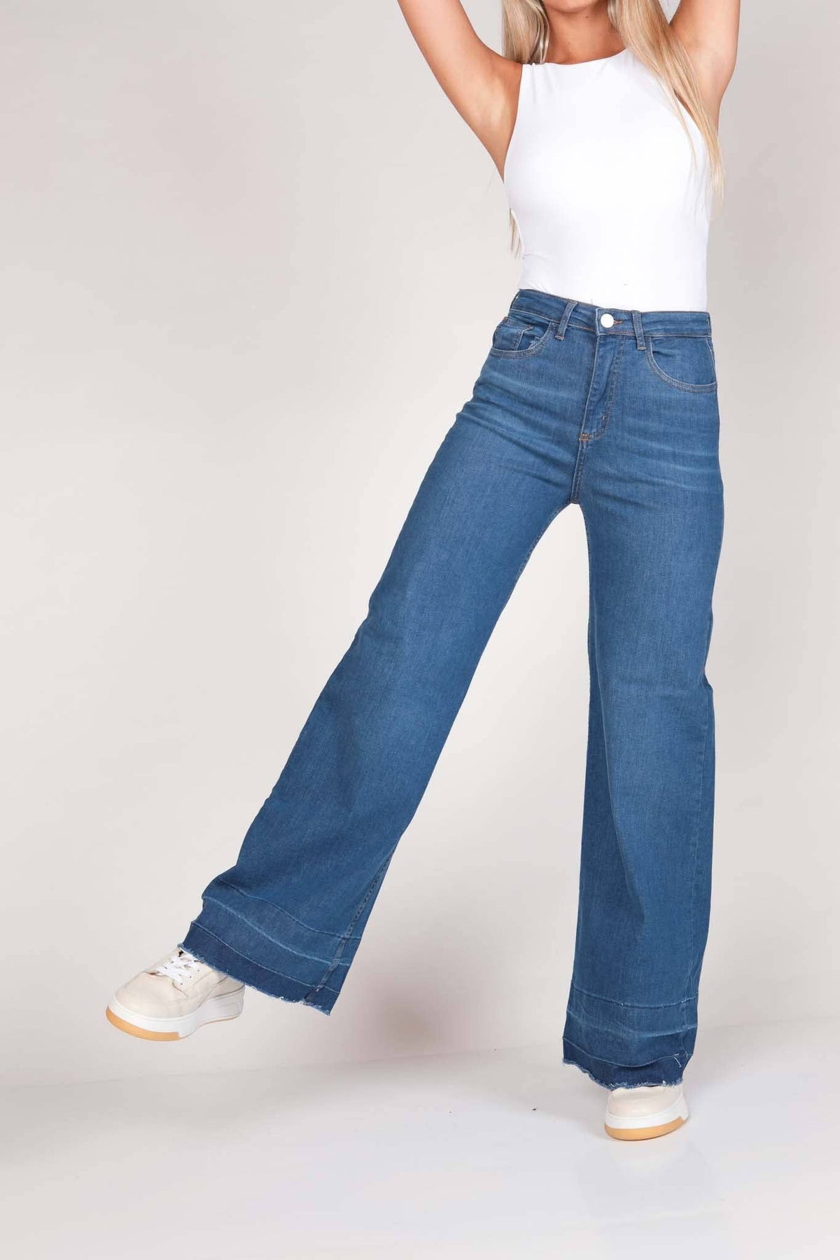 Classic Straight Jeans: Black / 42 / High