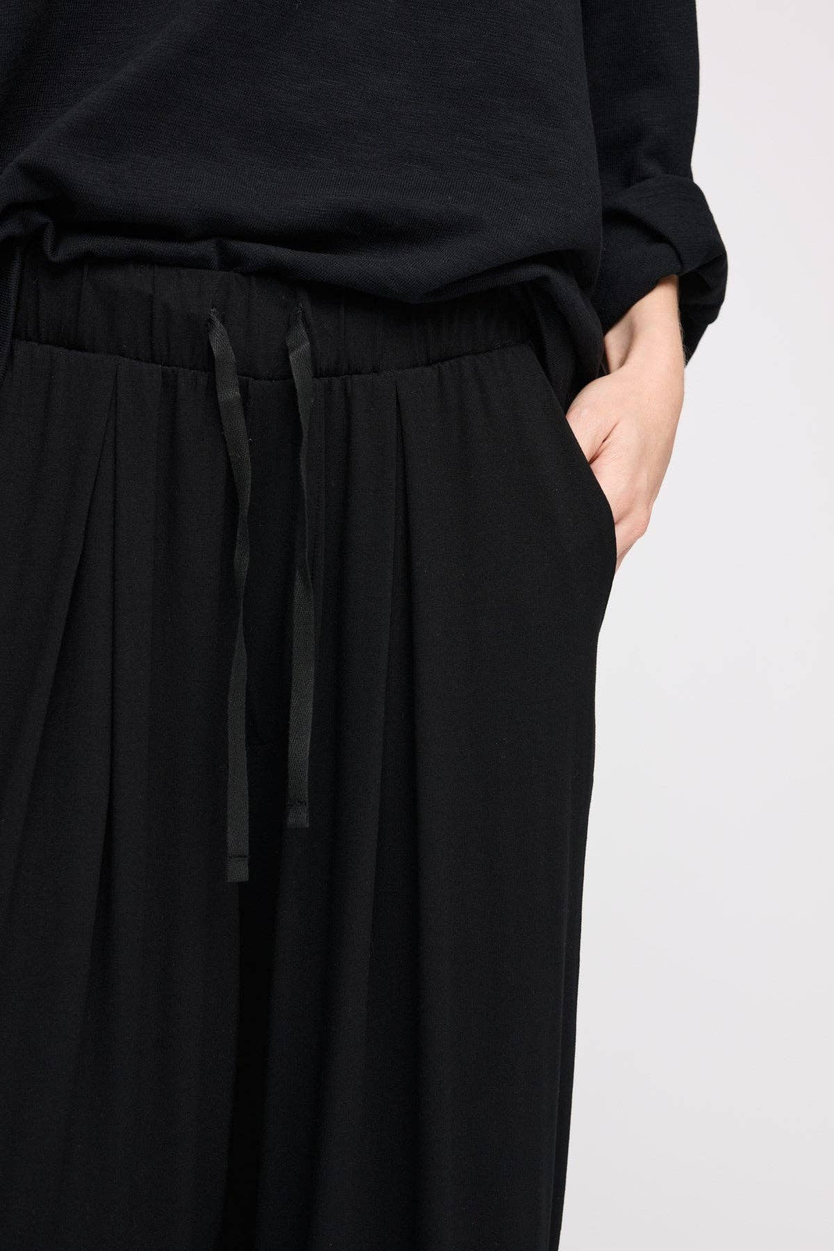 Devote pants: Black / L