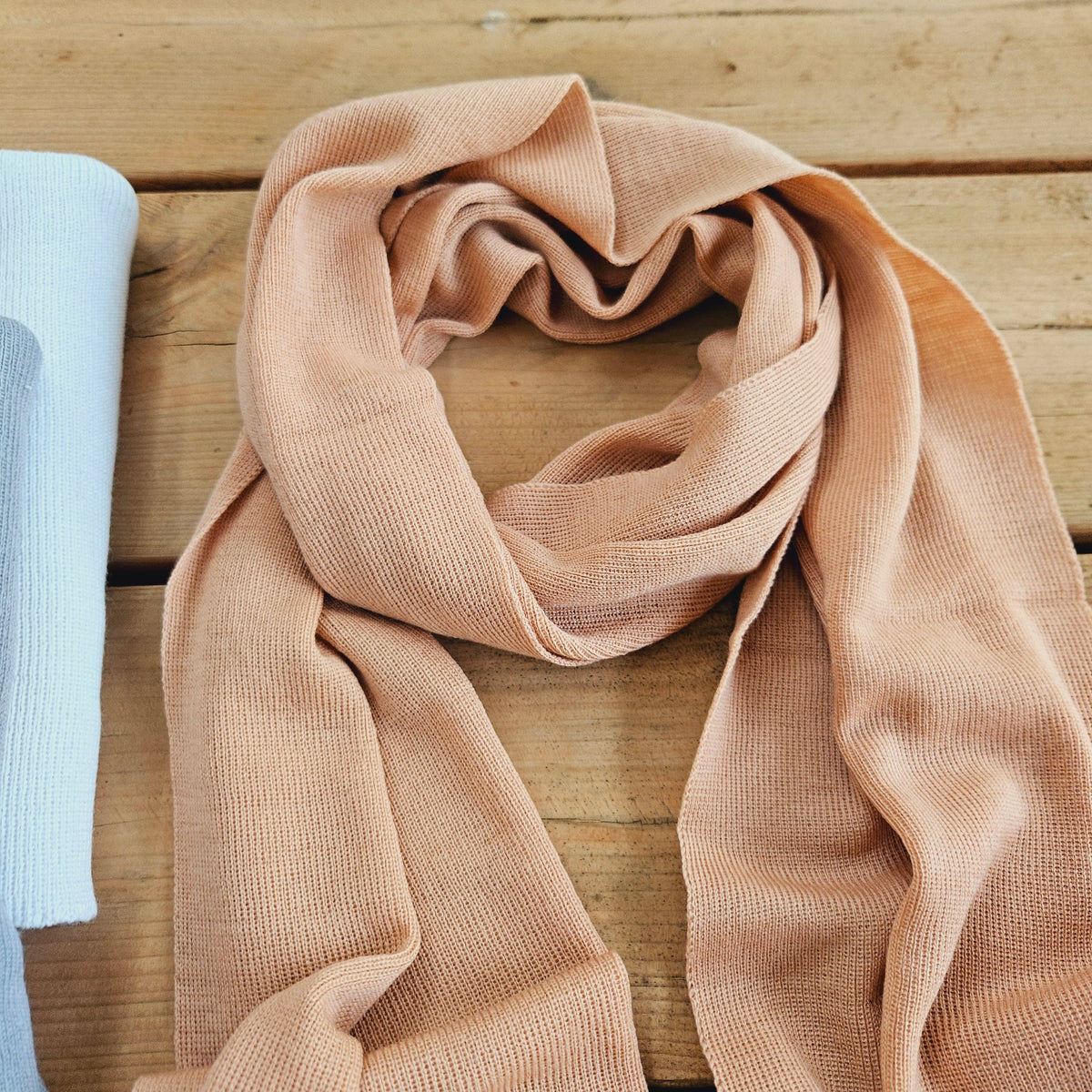 100% Merino wool scarf for men or women - Unisex beige wool: Chocolate