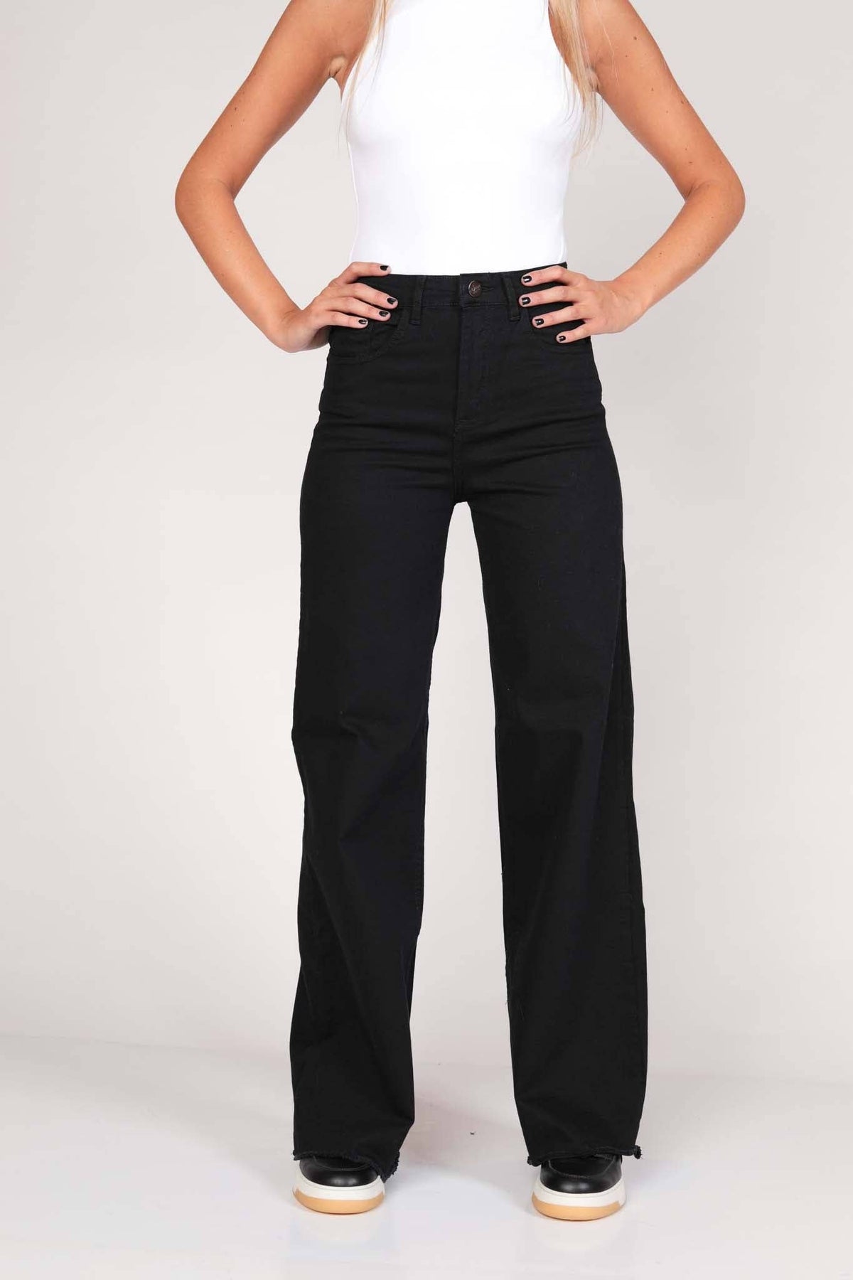 Classic Straight Jeans: Black / 42 / High