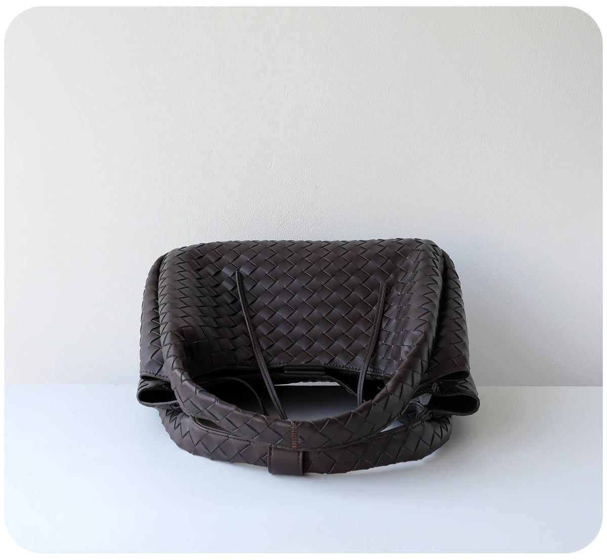 Hand-Woven Leather Bucket Shoulder Bag: Coffee