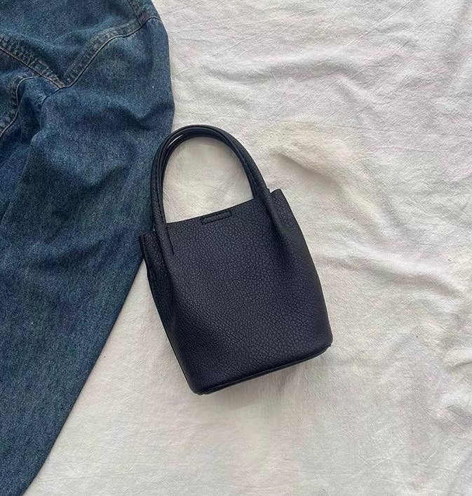 Vegan Bucket Hand Bag Crossbody Bag: Red