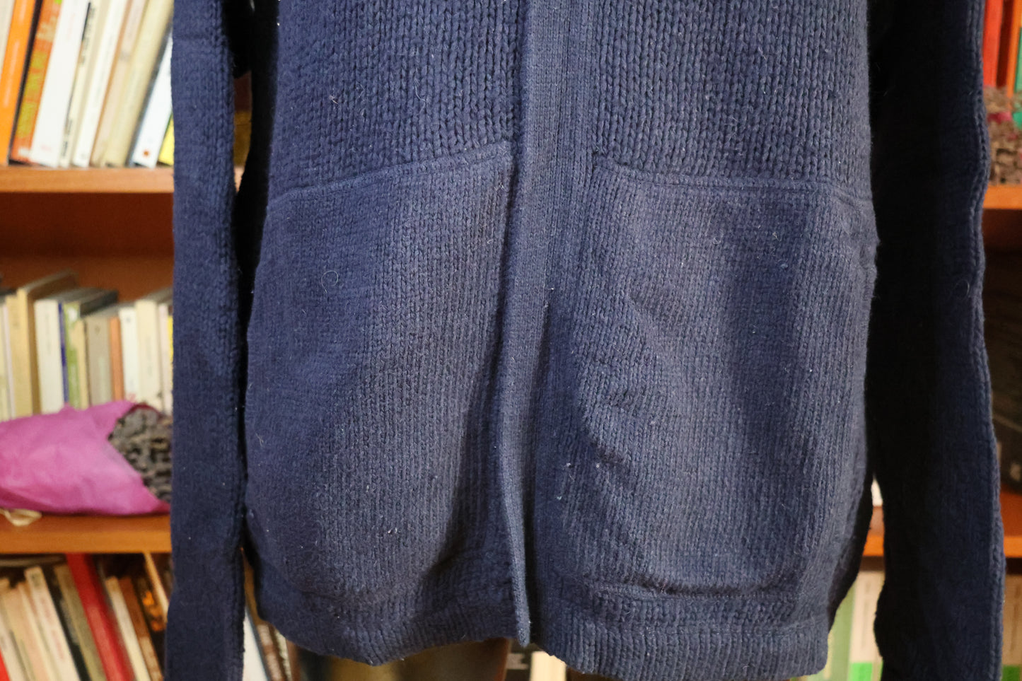 Dark blue sweater with big pockets