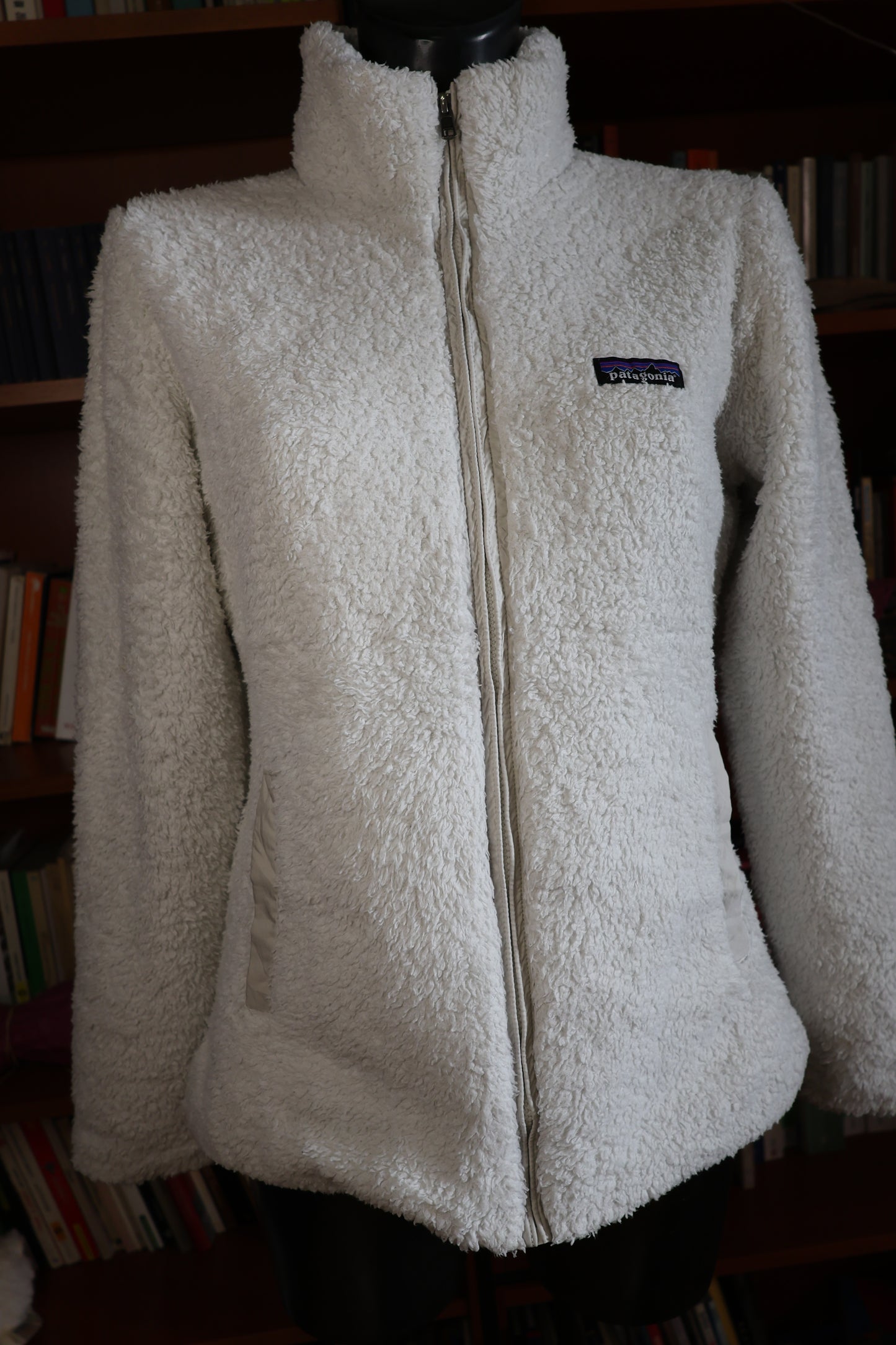 01 White Patagonia fleece jacket