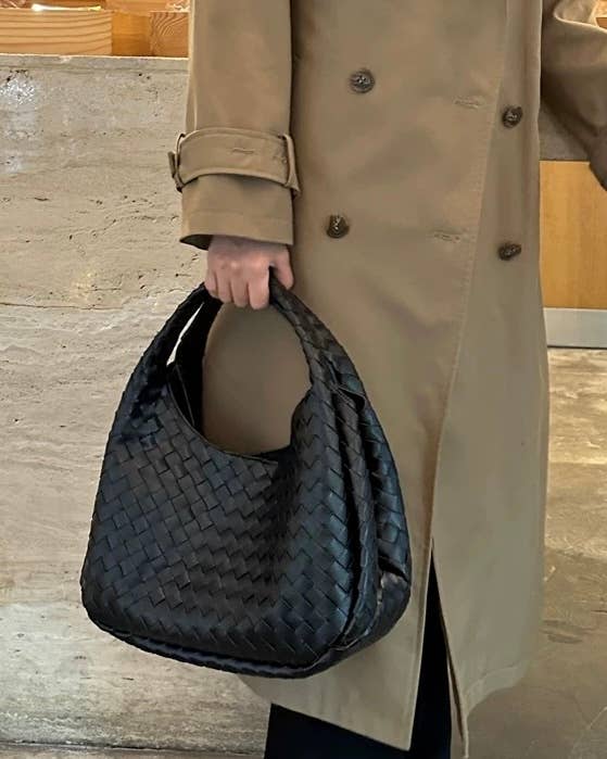 Hand-Woven Leather Bucket Shoulder Bag: Coffee