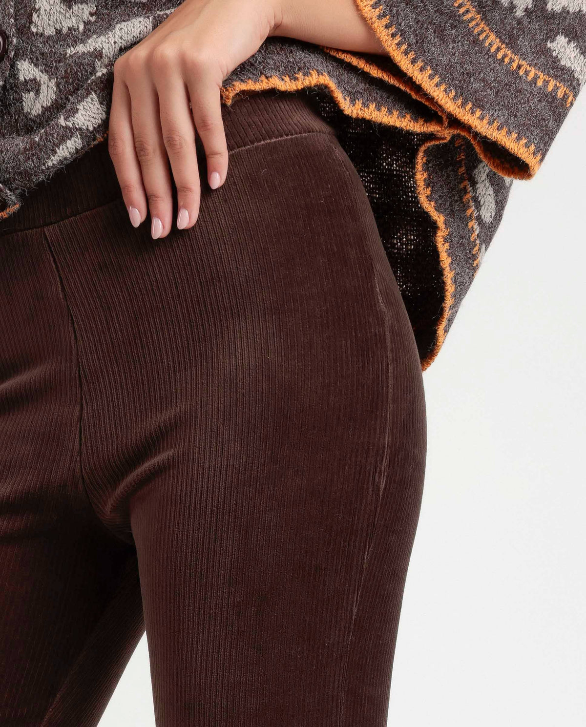 CORDUROY STRETCH FLARE TROUSERS: CHOCOLATE / M